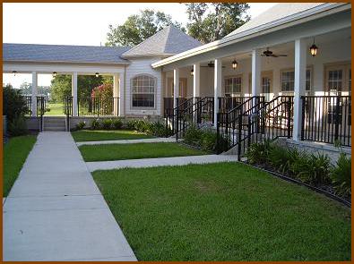 /i//Courtyard_and_Porch_WebpageTN.JPG