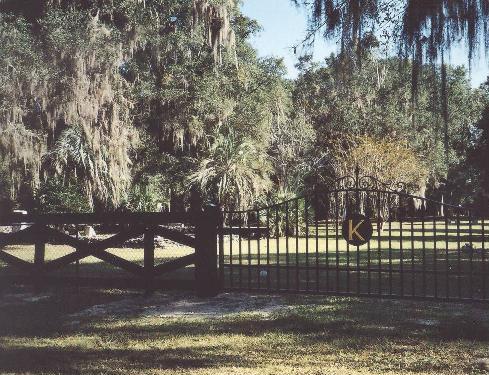 Kanapaha Cemetery gets a New Gate